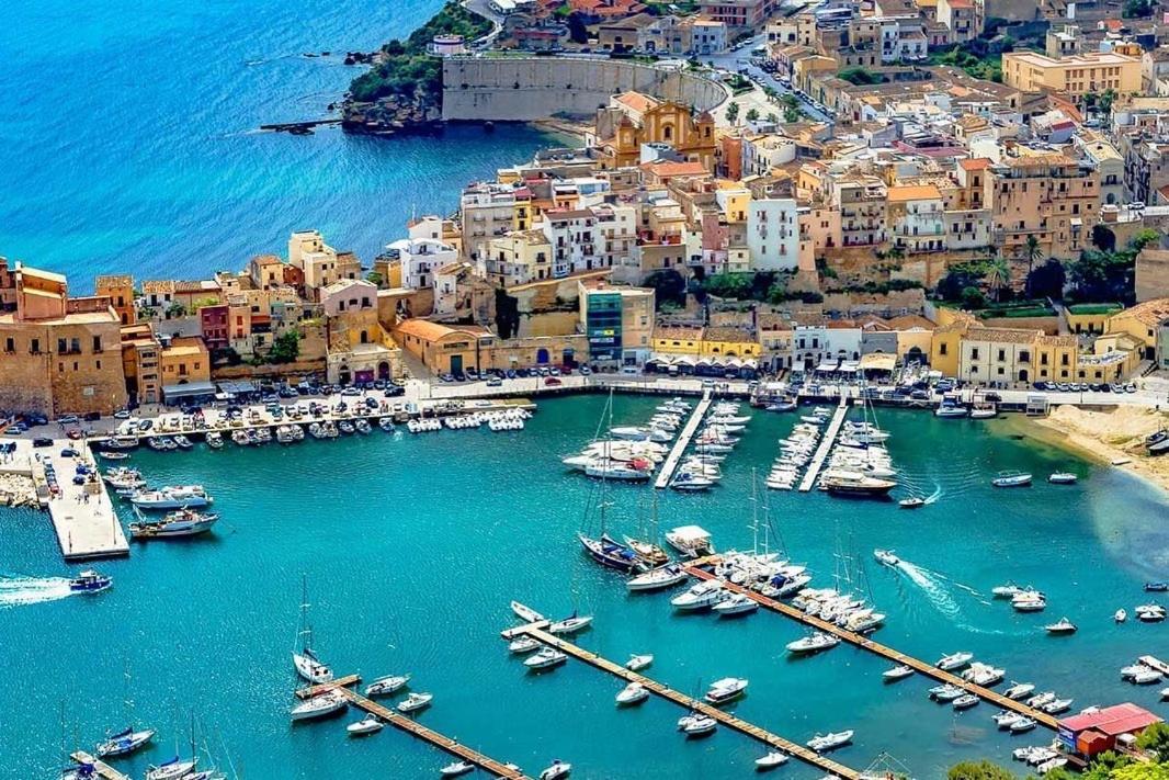 فندق Domus Federiciana كاستيلاّماري ديل غو المظهر الخارجي الصورة